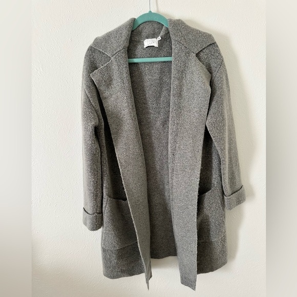 🌟SALE🌟 Lush gray oversized cardigan size medium​​​ - Picture 9 of 9